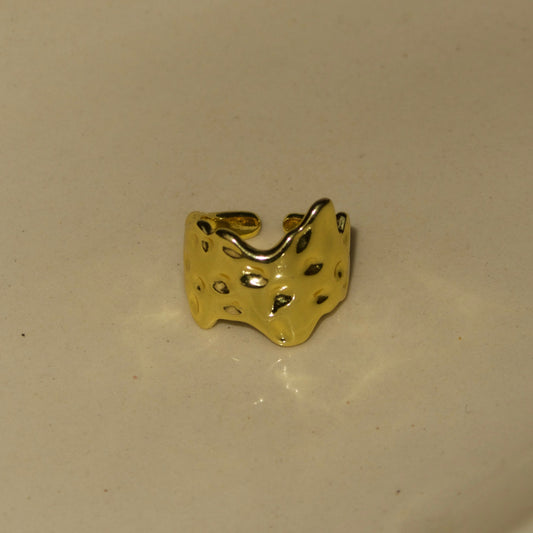 Honeydew gold ring